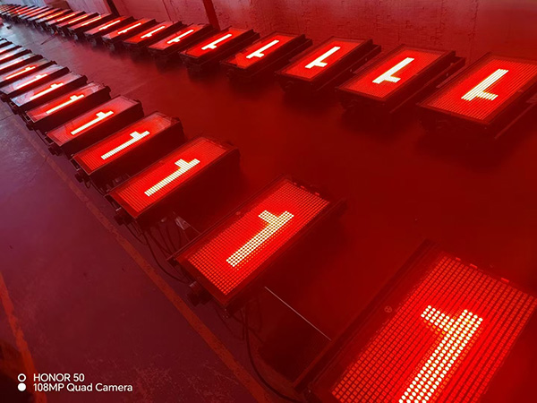 頻閃燈生產(chǎn)圖片